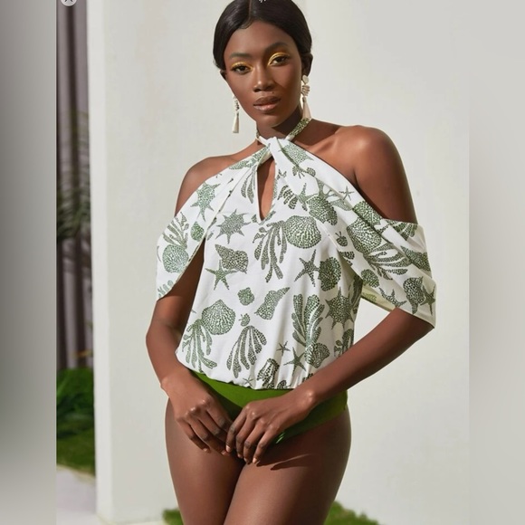 White Bodysuit with seashells and corals - Picture 3 of 3